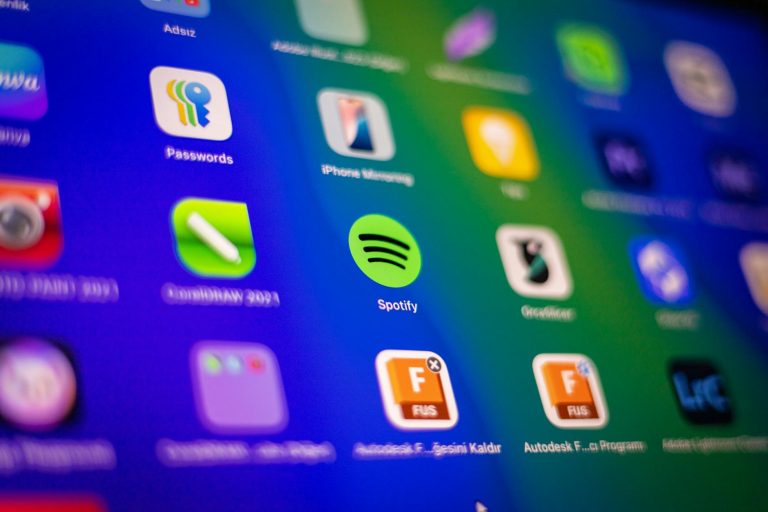 Claude AI Now Plays Nice with Spotify
