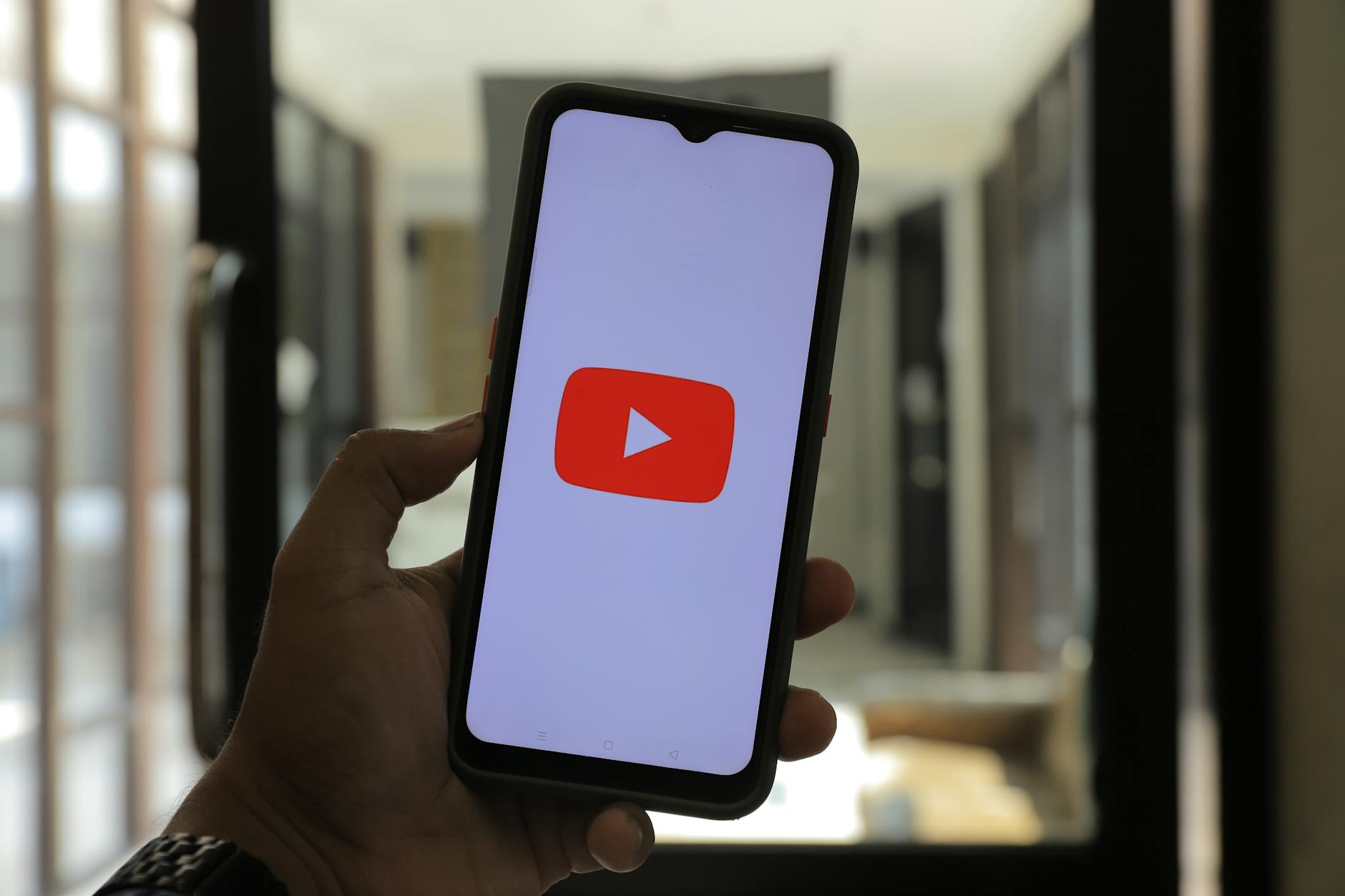 YouTube PiP Now Free for All on Android and iOS