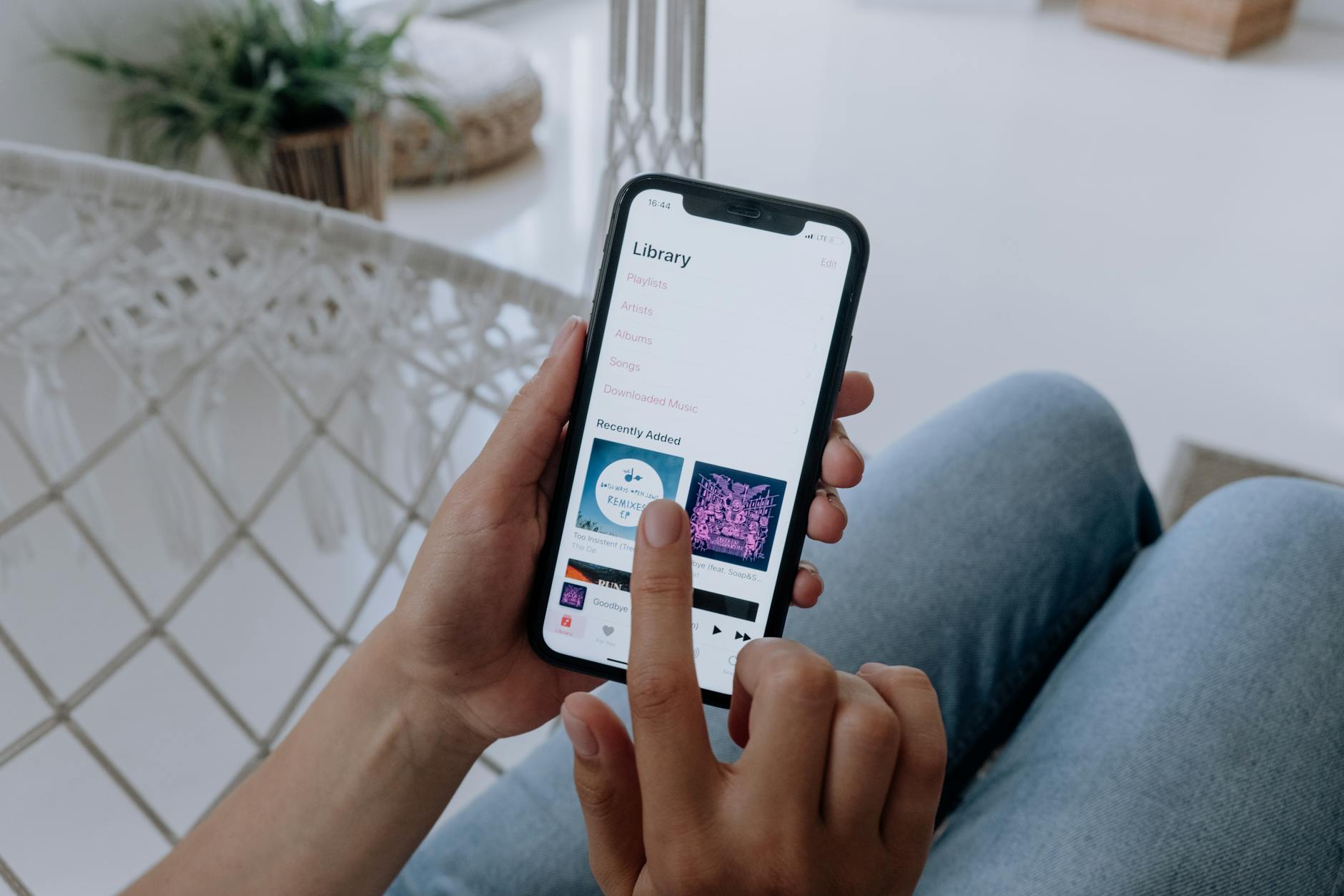 iOS 27 May Embrace Google Cast in EU