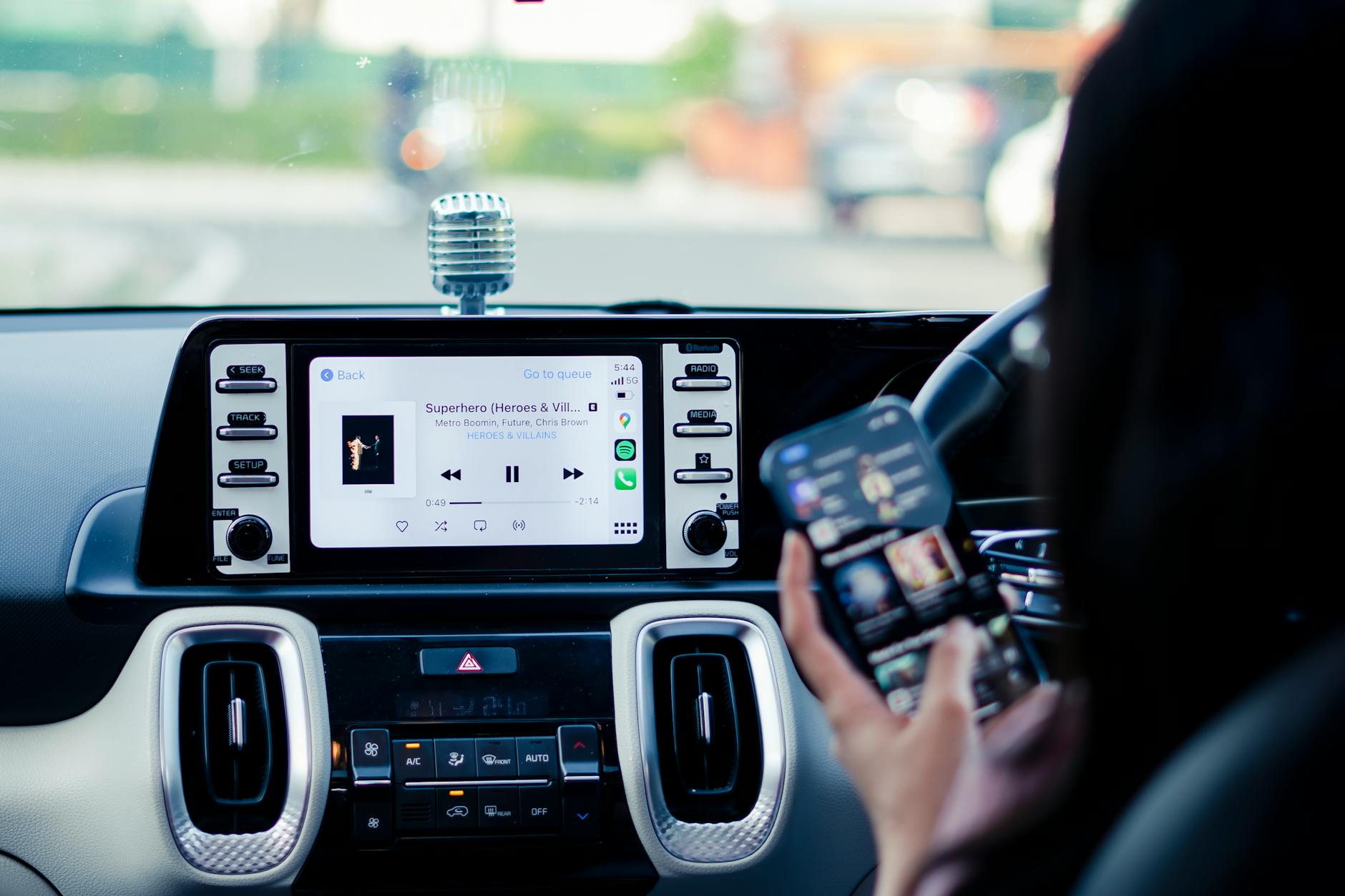 Spotify CarPlay Bug Scrambles Song Info