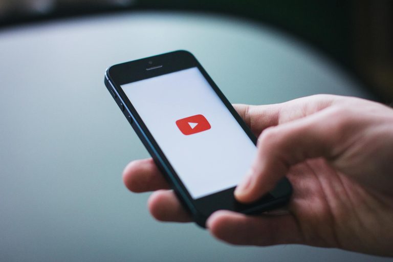 YouTube Tests Removal of Subscriptions Tab on Mobile