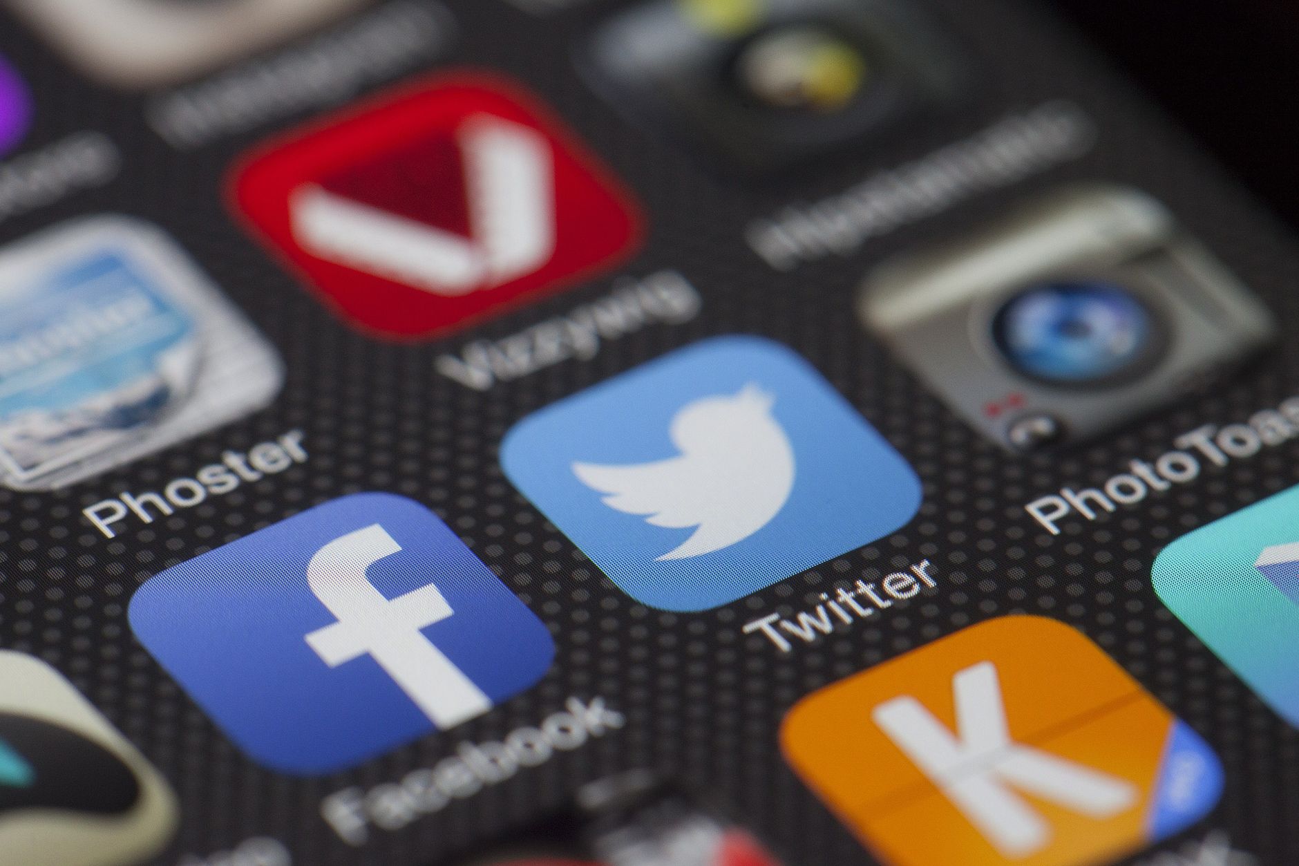 New Social Apps Challenge Big Tech Dominance
